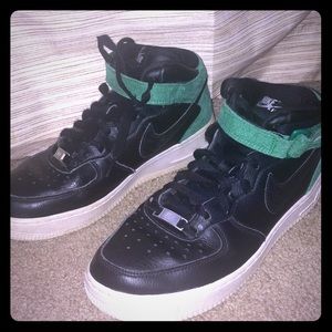 Black and green Air Force 1
